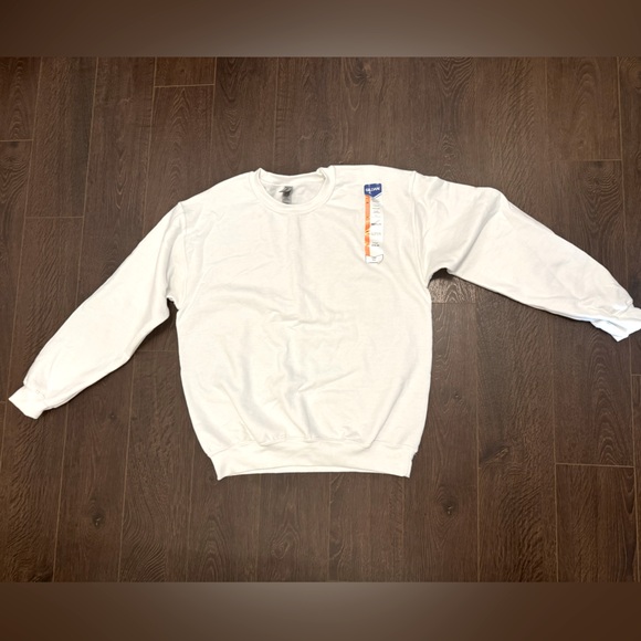 NEW Gildan Adult Crewneck sweatshirt - Picture 1 of 3